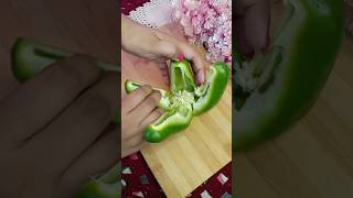 Hack To Cut Capsicum Easily ?? shorts viral hacks