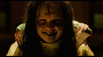 ホラー映画の金字塔『エクソシスト』悪魔に憑りつかれた少女が衝撃の恐怖を呼び起こす！？「怖がらないでママ…」　映画『エクソシスト 信じる者』予告映像