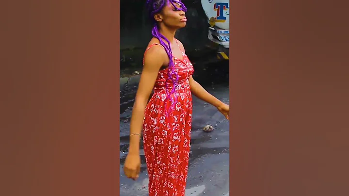 How the fine girl run mad. YAHOO BOY 😓😓😫😪😪😭😭