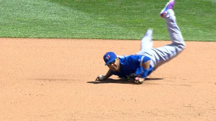 TOR@MIN: Encarnacion dives, Sanchez tags base for ...