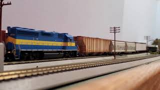 NREX 2738 SD40M-2 leads HLCX GP40-2
