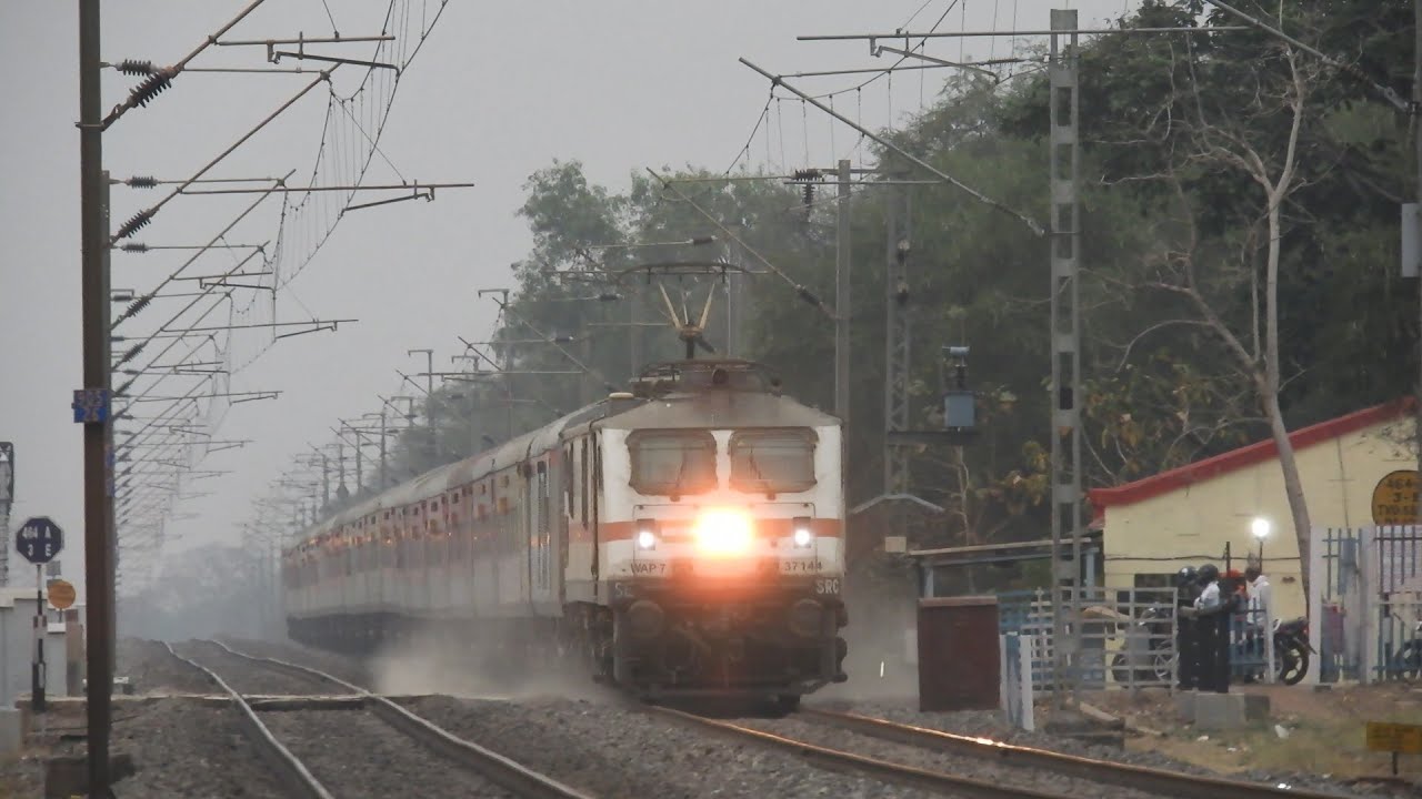 2 in 1 Compilation of Premium Trains Howrah Pune Duranto and Bsp-Ndls ...