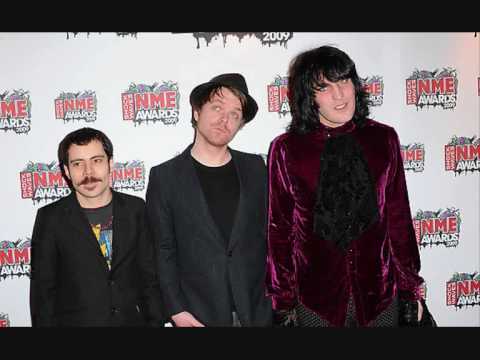 Mighty boosh at the NME awards (On the radio)