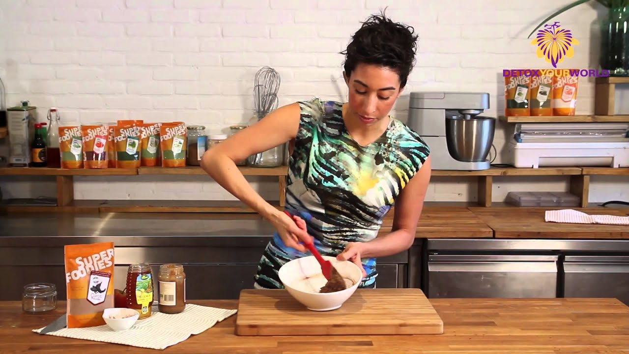 How to make Raw Chocolate Nutella with Carob powder - YouTube