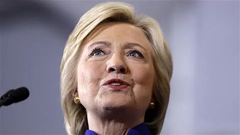 Poll: Clinton Keeps Lead Over Trump