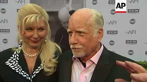 Richard Dreyfuss accused of exposing himself