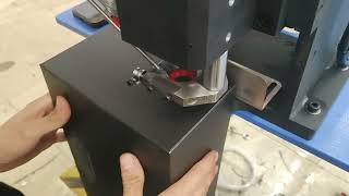 QC16002A automatic grommet machine for shoebox #grommet #eyelets #machine