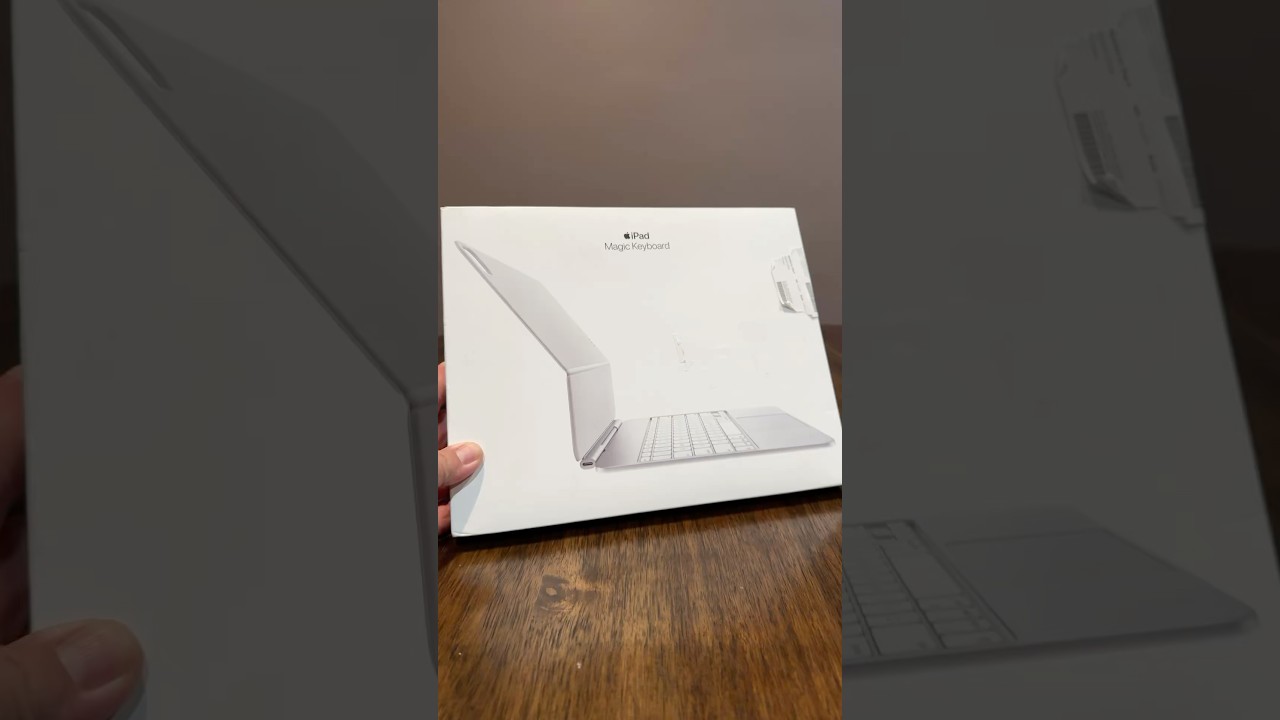 Unboxing an Open Box White Apple Magic Keyboard for the 13 inch M4