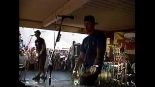 Download Lagu Blink 182 - Famous Stars And Straps 1999 Full Concert [HQ] MP3