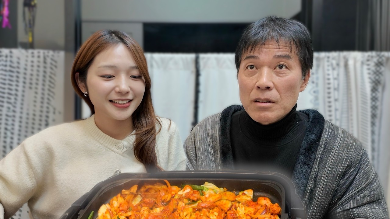 한국 닭은 치킨이 전부인줄 알던 일본장인어른, 닭갈비를 한입 드셔보시더니…