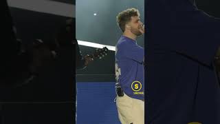 Alex Warren - Ordinary (capture from concert ).