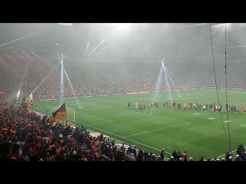 Bu gece barda, gönlüm hovarda! (Galatasaray-Fenerbahçe maç sonu)