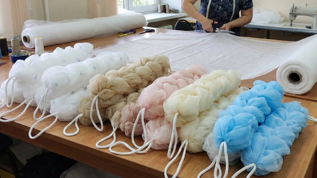 Супер простая мочалка из старого тюля ✂️ DIY за 10 минут | Идея из остатков ткани