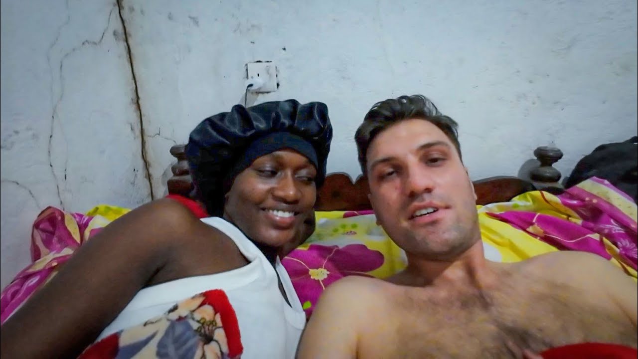 Mă culc cu o negresă într-un sat african 🇰🇪