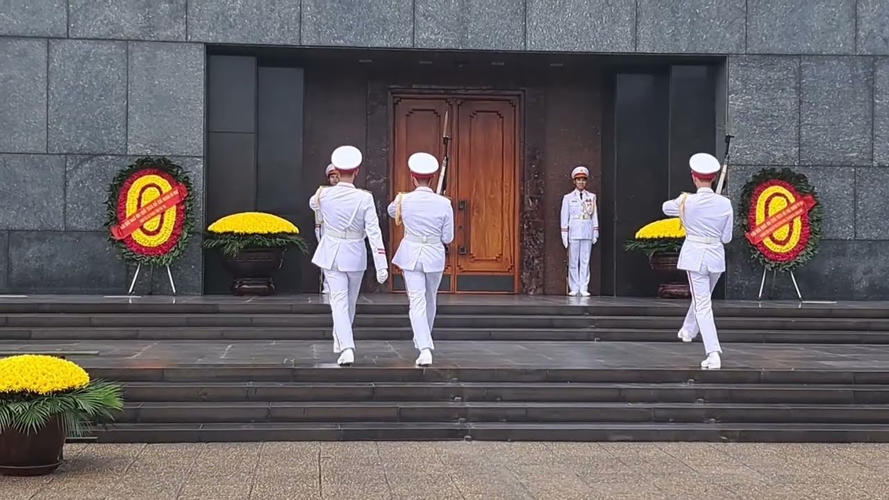 HO CHI MINH MAUSOLEUM, HANOI, VIETNAM