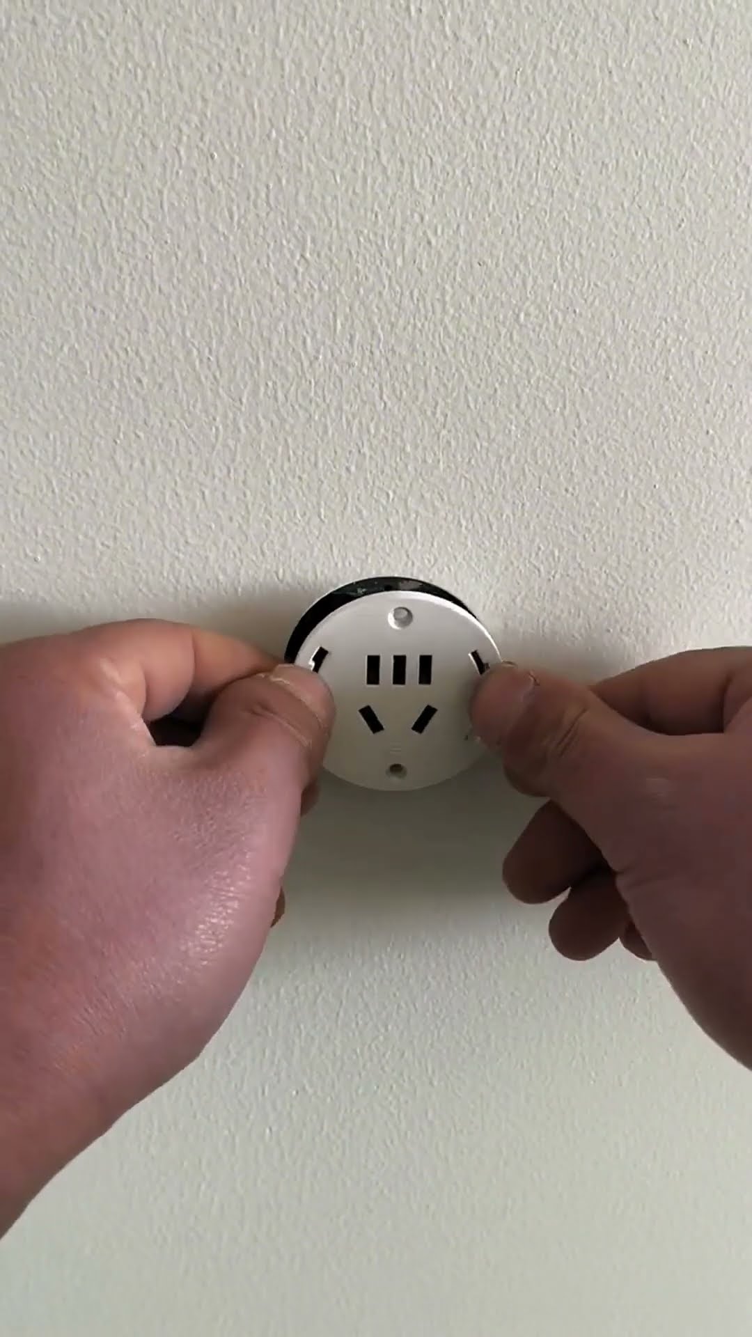 Wall circular socket fixing process- Good tools and machinery make work easy
