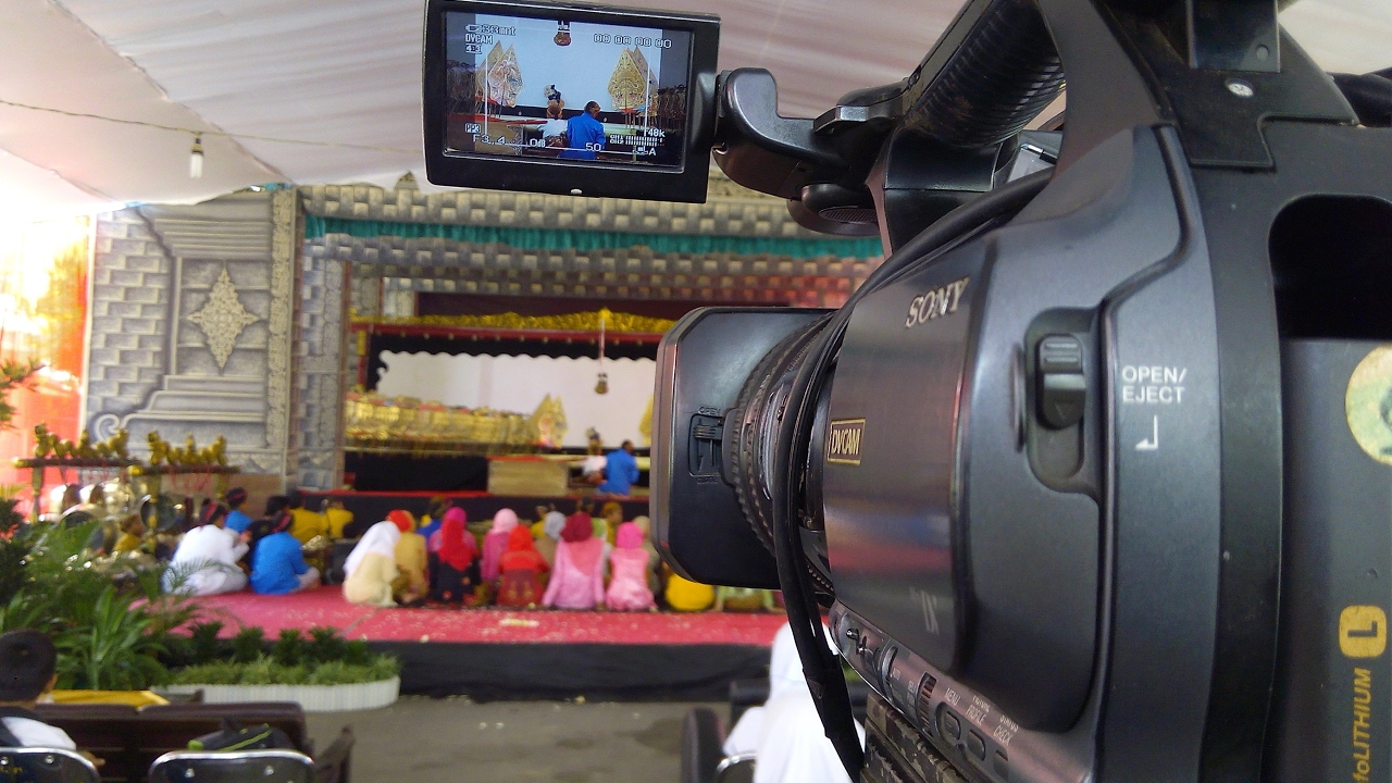 FOKUS VIDEO PRODUCTION (LIVE) PERNIKAHAN DIYAH AYU ERNAWATI DENGAN RISMA LAKSANA camera iphone 8 plus apk