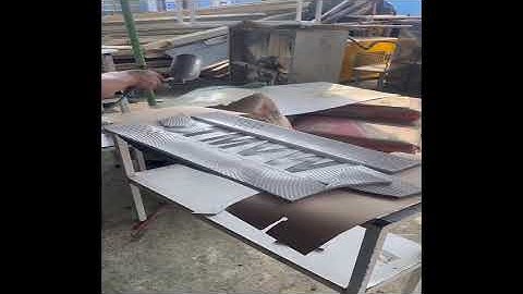 Xe chở hàng từ  nhà cắt lên chuyền may TMVWA