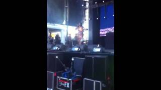 Azealia Banks - Harlem Shake (Live @ Future Music Festival, Perth) 3/03/13