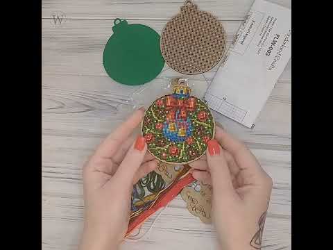 FLW-003 Набір для вишивання хрестиком по дереву новорічної іграшки Дзвіночки, видео 1