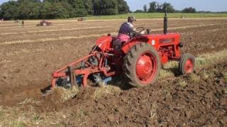 Video thumbnail of "Ploughing Match Felingwm 2011"