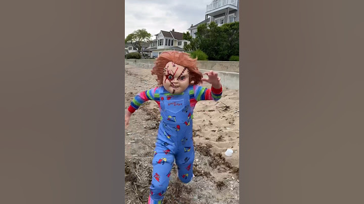 ATTACKED BY CHUCKY AT THE BEACH!! #chucky #chuckydoll #shorts #goodguydollchucky #goodguydoll