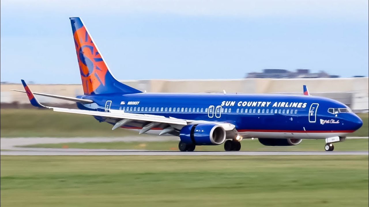 Sun Country Boeing 737 800 B738 Landing In Montreal Yul Cyul