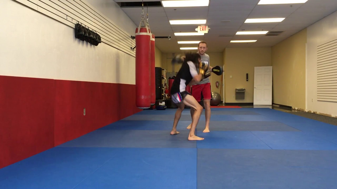 KICKBOXING PAD WORK Just a little midday practice session! YouTube