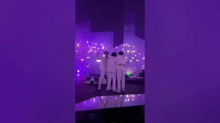 Cpop group gets crushed by a Giant Led screen while performing #mirrorconcertaccident - DayDayNews