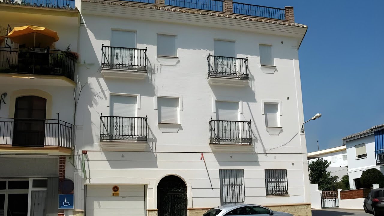 Apartamentos Manuel Martin | Nerja, Spain | Hotel Review 🏩