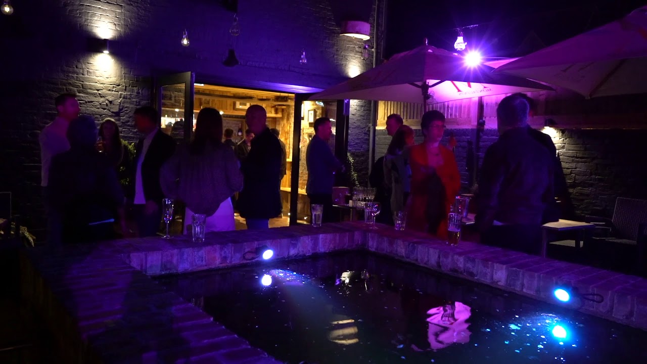 Jeans Kitchen and Wine Bar          www.endorfintv.com