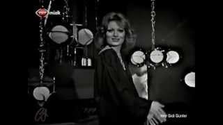 Semiramis Pekkan - Ama Neden (1975) | Yeşilçam Film Müzikleri