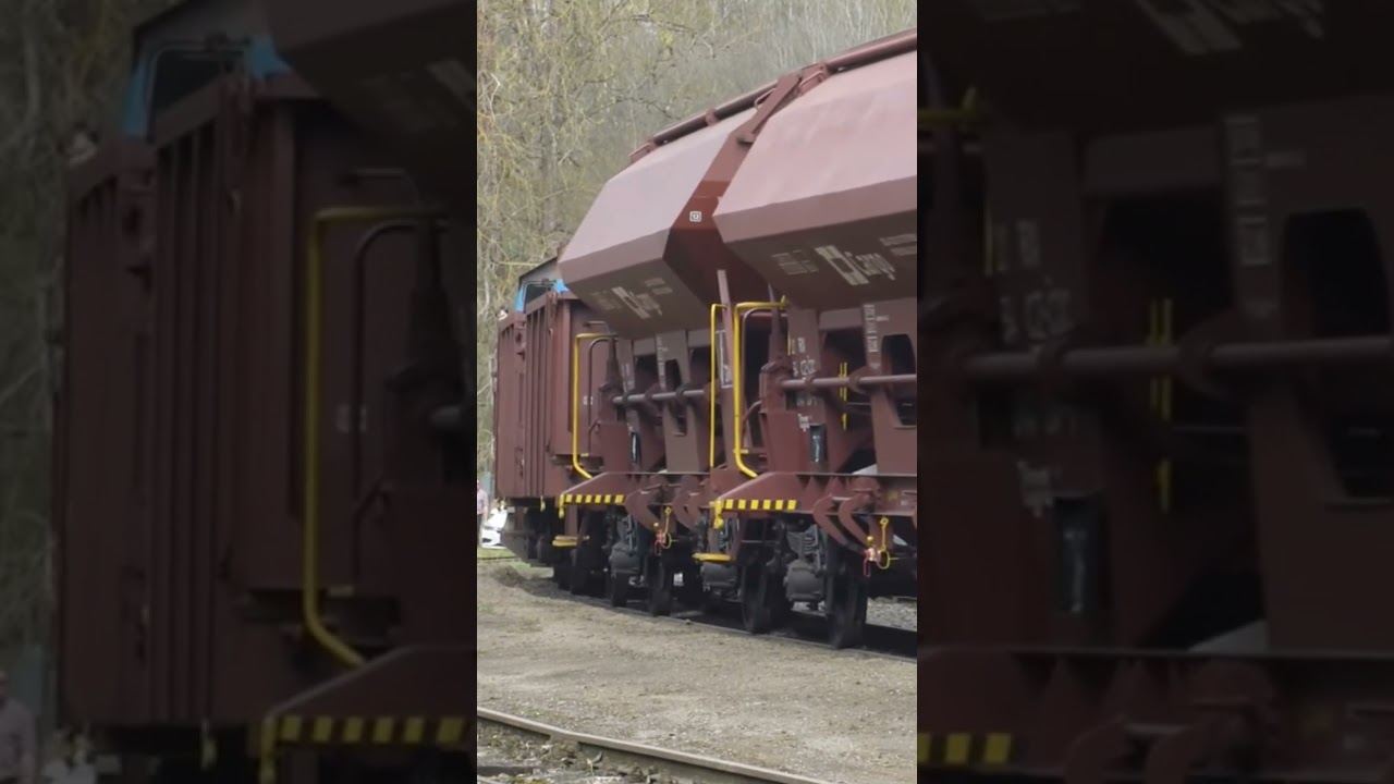 Bangle 742 405-4 v čele manipulačního vlaku