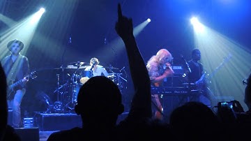 METRIC - "Speed The Collapse"