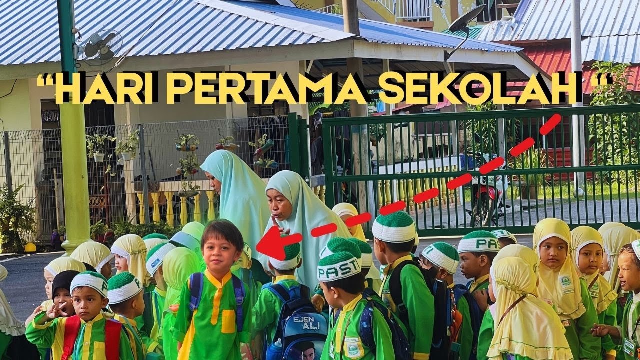 HARI PERTAMA PERSEKOLAHAN ADHWA