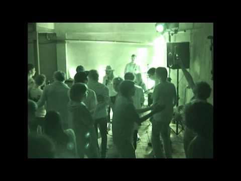 Die perfekte Welle - by Knocking Back