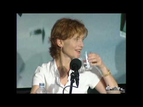 Βίντεο: Isabelle Huppert Καθαρή αξία: Wiki, Έγγαμος, Οικογένεια, Γάμος, Μισθός, Αδέρφια