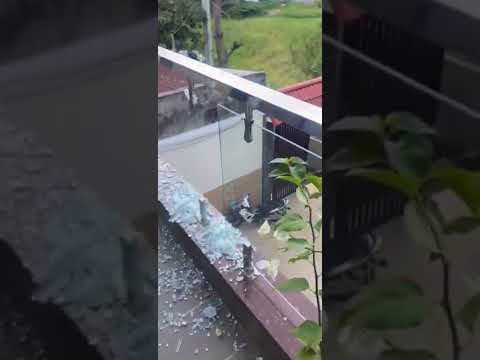 Video Lan can kính cường lực tay inox bể rơi #ManhBaTuoi - youtube