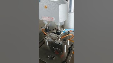 Nut dual axis automatic tapping machine
