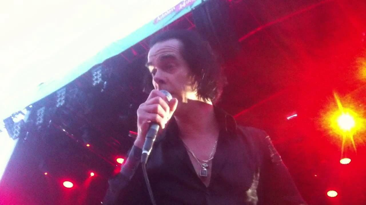 Nick Cave - Stagger Lee - Live on the brink of stage - 2013