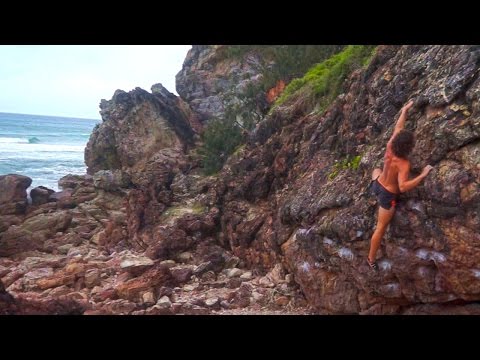 Bouldering Australia Climbing High on the Beach