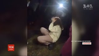 Шкільна банда жорстоко відлупцювала двох дівчат у Запоріжжі: одна з них у лікарні Шкільна банда жорстоко відлупцювала двох дівчат у Запоріжжі: одна з них у лікарні