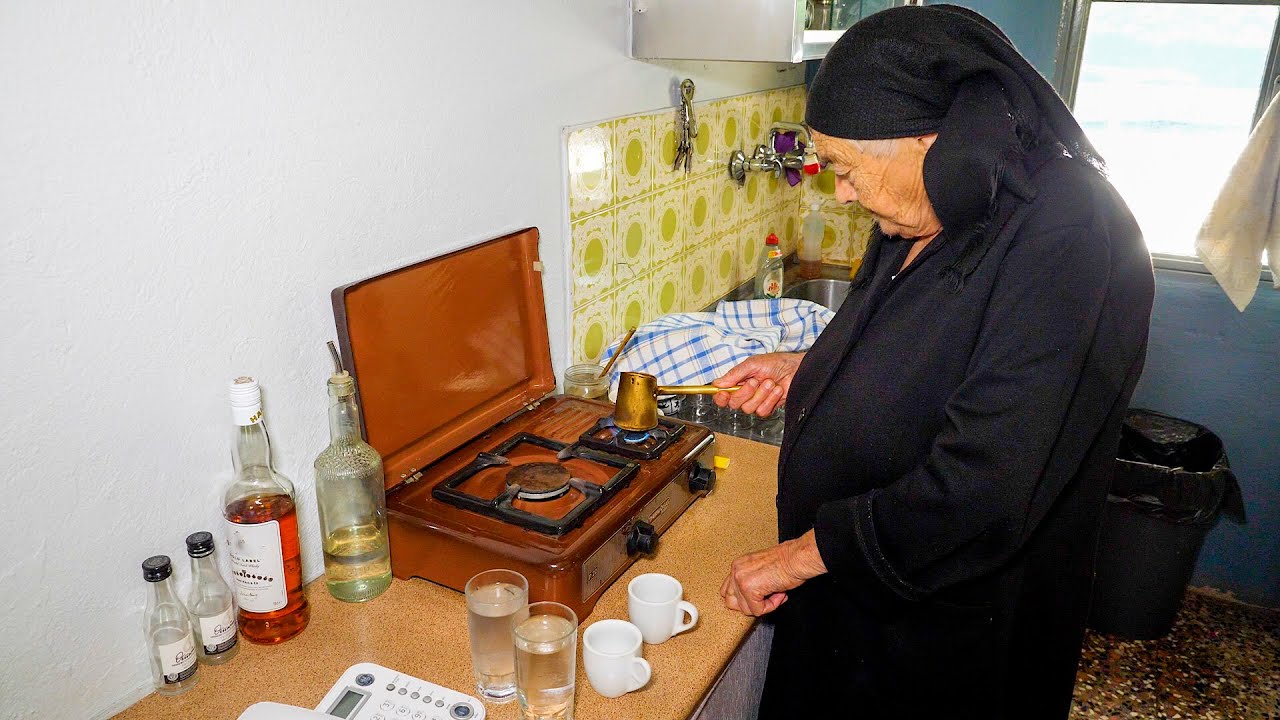 Η γιαγιά Γλυκερία και ο καφές της | Ένα Μαγικό Ταξίδι στο Παρελθόν