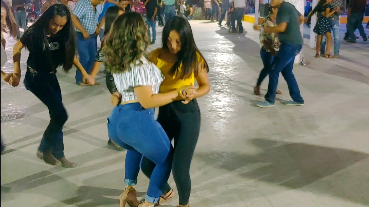 Asi se baila la burra orejona