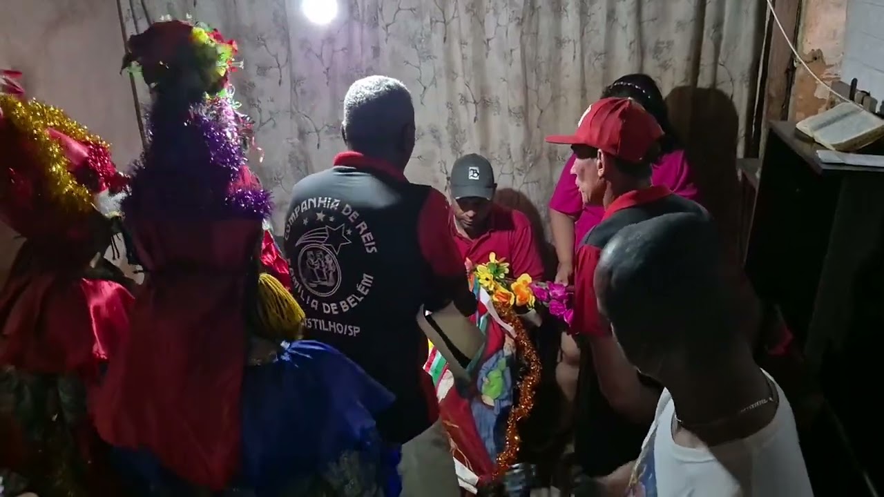 Familia de Belém: Trecho da Saída da Bandeira em Castilho-SP. ,