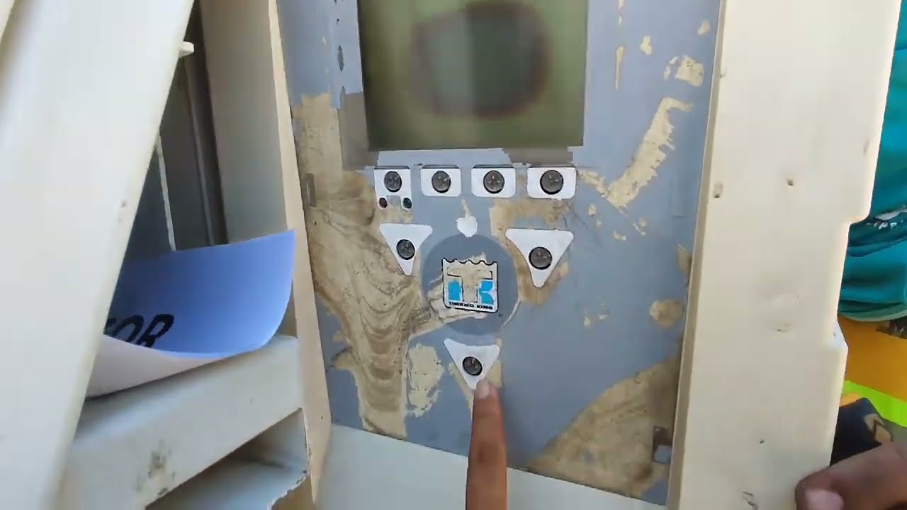 REPLACE DEFECTIVE KEYPAD & DISPLAY (DOOR FRONT) - THERMO KING REEFER CONTAINER