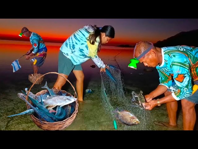 Net fishing in La Manzanilla Mexico 