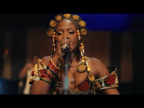 Dieyla - Tekna Si Loxo (Live Performance)