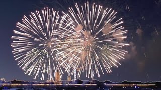 Праздничный салют. Санкт-Петербург 9 мая. Firework in Saint Petersburg.