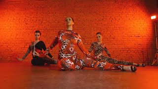 SAKTI | Strip dance | Tsar B  Brazil